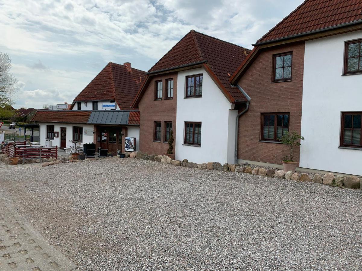 Gasthof Ostwind - ferienwohnungen&meer Steffenshagen Exterior foto