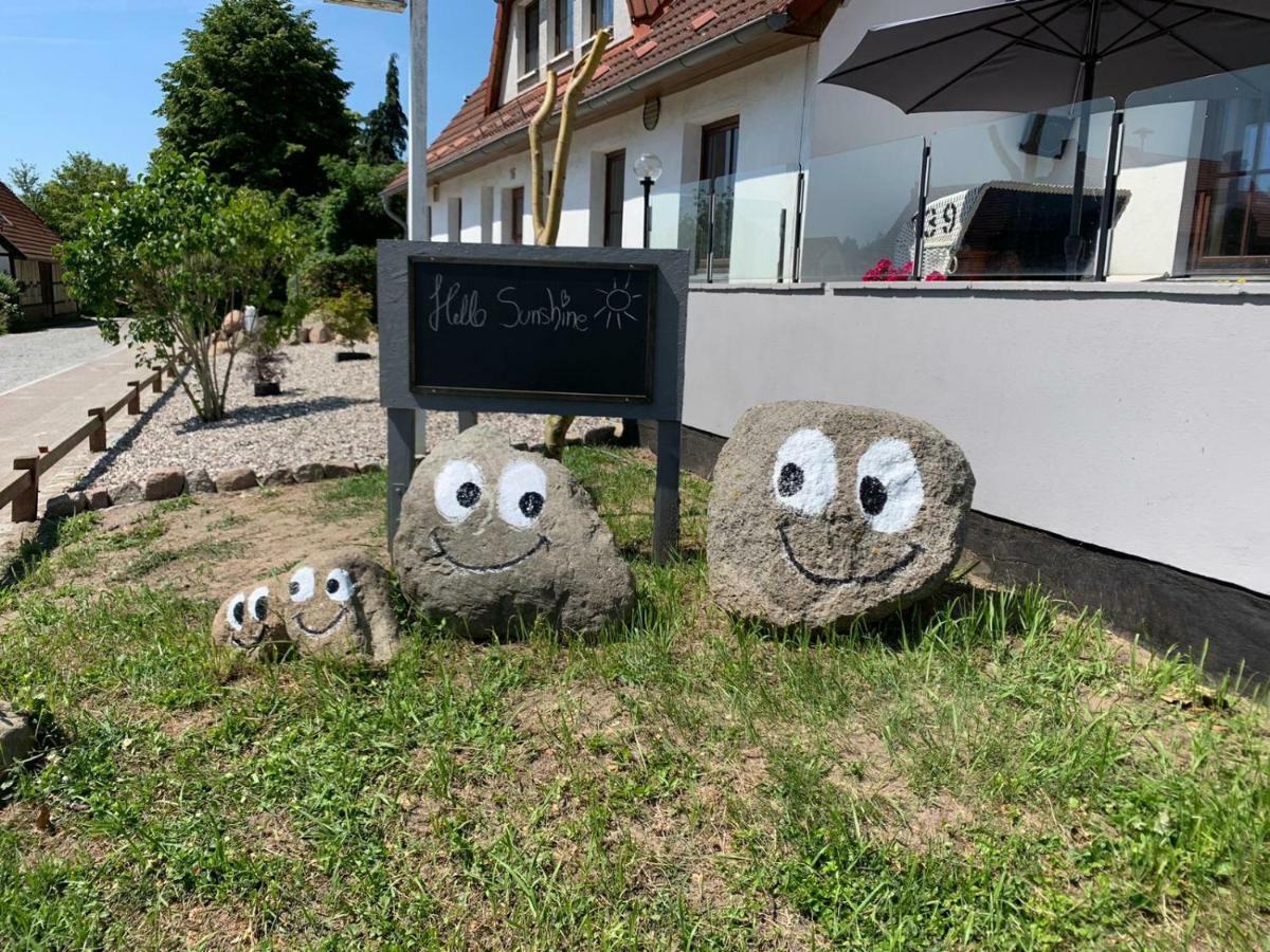 Gasthof Ostwind - ferienwohnungen&meer Steffenshagen Exterior foto